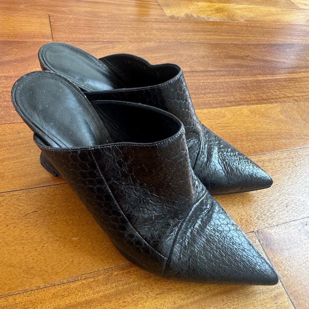 Salvatore Ferragamo vintage leather women’s shoes size 8/ 38